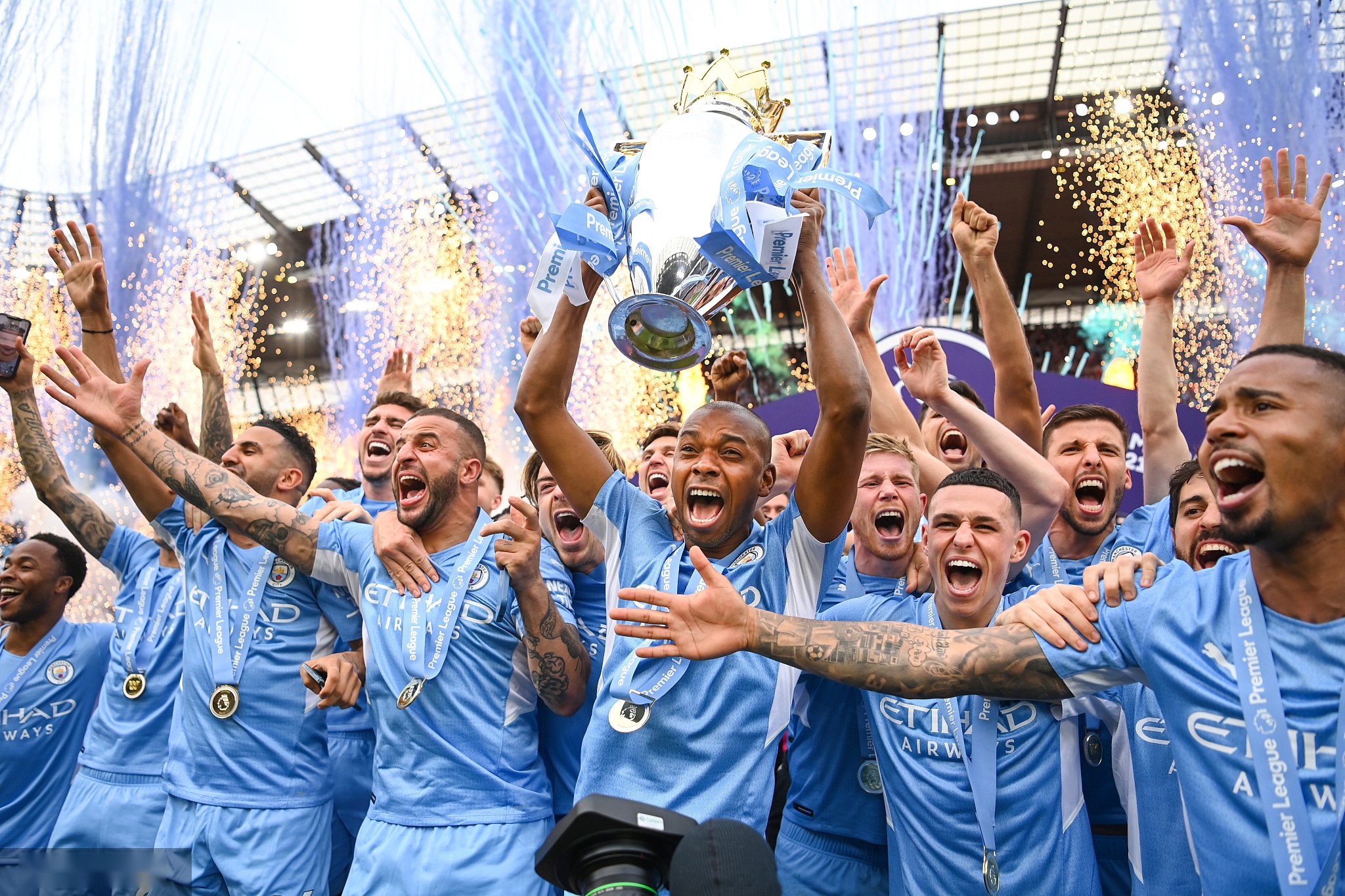 引起了众人 引起了众人