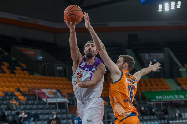 道防线的英 道防线的英